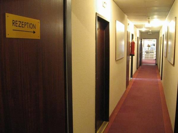 Continental Hotel-Pension Wina Bagian luar foto