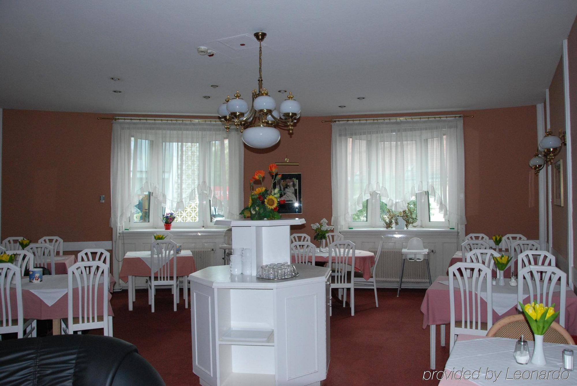 Continental Hotel-Pension Wina Bagian luar foto