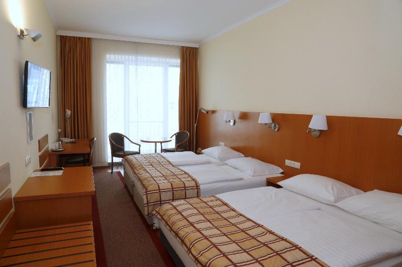 Continental Hotel-Pension Wina Bagian luar foto