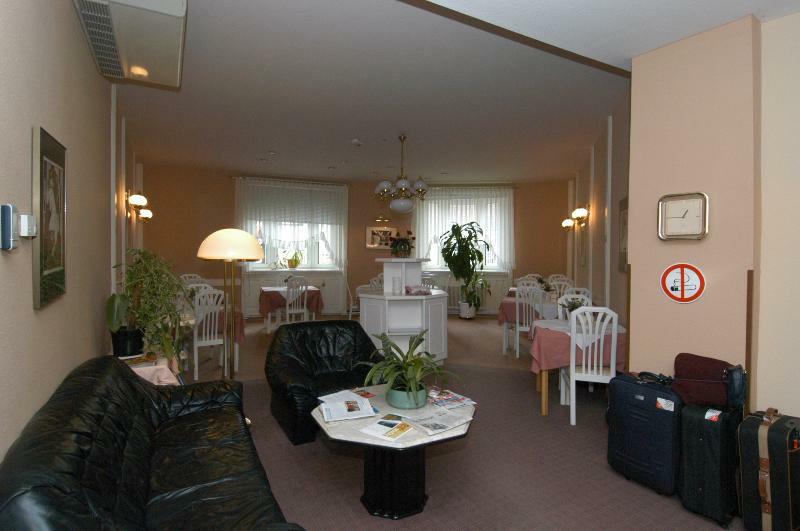 Continental Hotel-Pension Wina Bagian luar foto