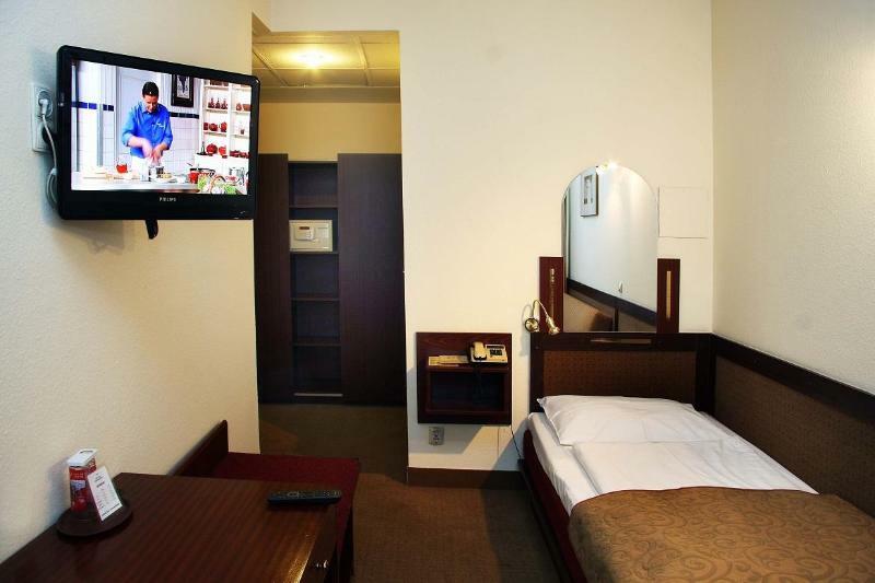 Continental Hotel-Pension Wina Bagian luar foto